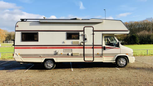 Large 6 person camper for rent. LMC Liberty