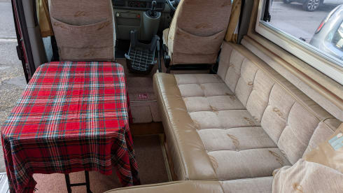 The Master – 2 berth fully equipped and off-grid Renault motorhome/campervan 