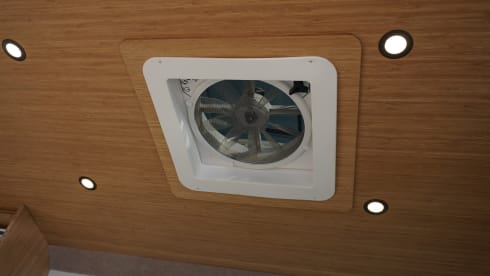 Mercedes-Benz Off Grid campervan 2019