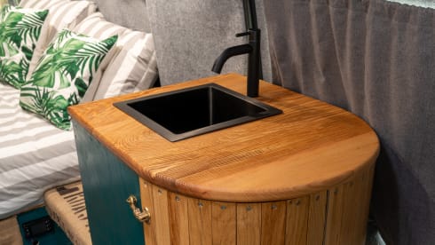 Sparrow's nest – All season Off grid campervan with full length double bed  *Pet friendly*