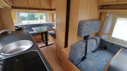 209 Eura Mobiel Ureterp – 6p Eura Mobil alcove from 2000