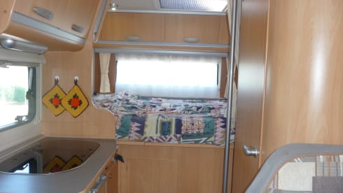 Nice compact camper for 4 people.