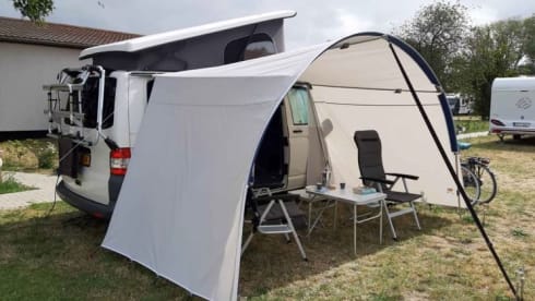 Buurman&Buurman – Camper VW T5 con tendalino e posto letto in piano