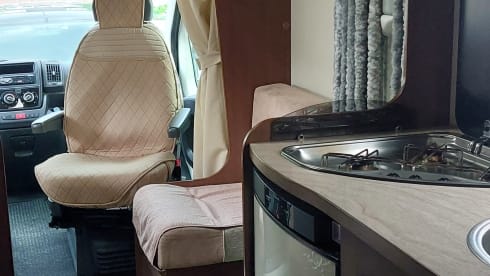 ci elliot 85p – Camper with 2 single beds and air conditioning on the engine and kilometers free
