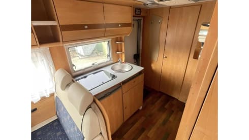 Family camper with bunk bed, 6 persons - Sunlight Alcove from 2009