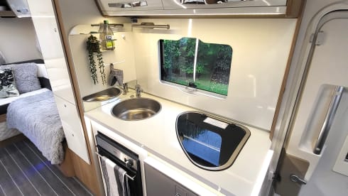 Dominic – 5 Berth Family Motorhome 