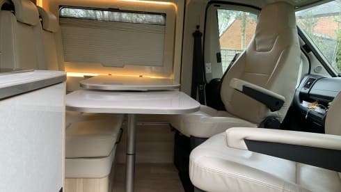 Dreamer – 5 berth Fiat Ducato camper van