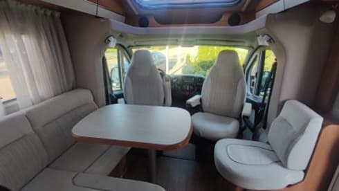 2p Hymer cl 588 semi-integrated from 2014