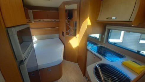 Mileo 235 – 4p Benimar semi-integrated from 2011