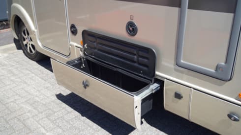 Onze dame – BURSTNER 735 ELEGANCE