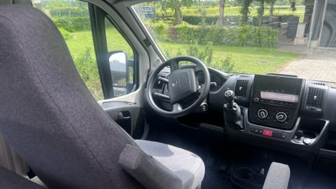  Camping-car autonome à partir de 2025 avec lits longs.