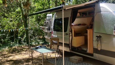 Roulez_Rudi – 2p Mercedes-Benz campervan from 2015