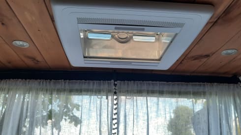 The Camper Salon – 2 1/2 berth Citroën camper van