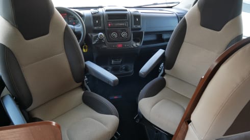 Eura Mobil Forster 6 sleeping 6 seats