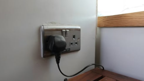 Zack  – 2-Bett-Ford-Bus von 2010