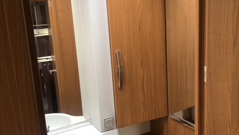 ZEER LUXE HYMER CAMPER – For rental to two experienced campers  