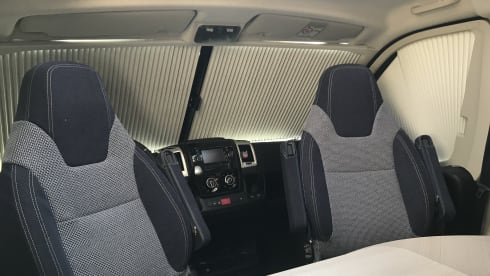 Knaus Sky Wave 650 automatic