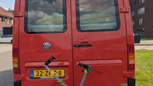 Norbert – 2p Volkswagen bus from 2004