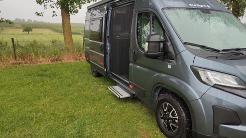TalisIVIan – Peugeot bus 6m40 from 2025 - 2 persons