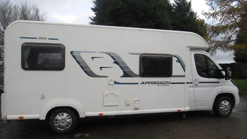 Pistol – Bailey Approach Advance 665 2.2 130 BHP 6 BERTH End lounge Air con euro 6 
