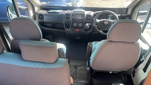 Annie – 6 berth Fiat Adria Sun Living