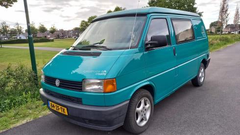 Kermit – Original Volkswagen t4 California 1994 6 persons off-grid
