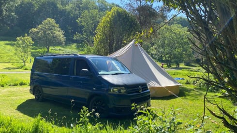 Adventure Awaits – Newley converted 2 to 4 berth Volkswagen campervan