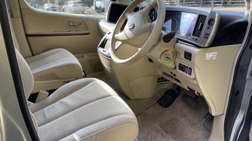 El Grando – Nissan Elgrand campervan 