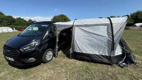Daffy – 4 berth Ford Nugget Plus campervan from 2022