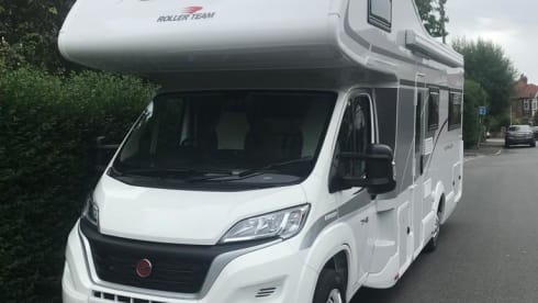 Lady – 2022 6 berth Roller Team 746 