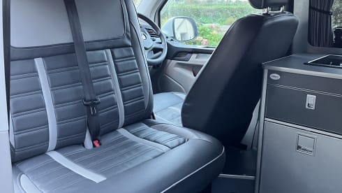 Winston – 4 berth Volkswagen Campervan from 2016