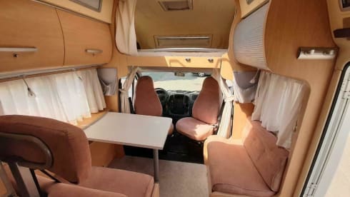 Camper 5 – Camper 5 - Fiat Ducato - The ideal family Camper with 2 Bunk beds.