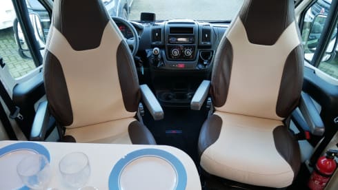 Mclouis 4 Menfys S-Line , 2 Sleeps / 4 Seats.
