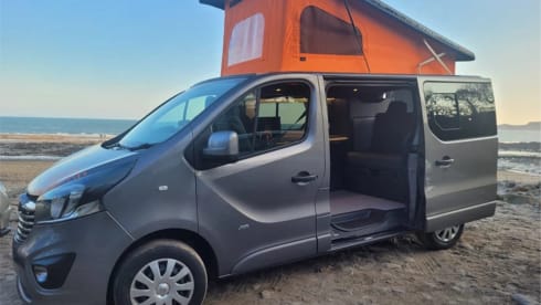 4 berth Vauxhall Vivaro Campervan