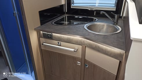 Camping Car 5 places   tout pour vous evader