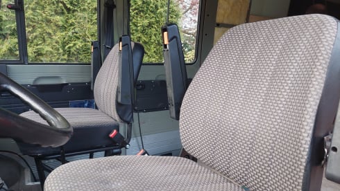 Harrie – Harrie - Fire brigade camper Mercedes 4-p
