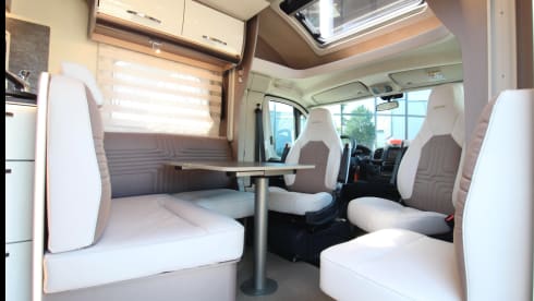 Fun On Wheels – 4p Bürstner semi-integrated uit 2026