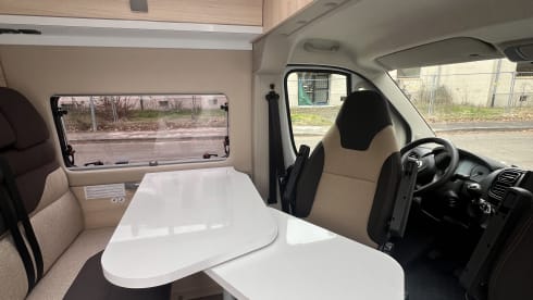 KAMS348 – Chausson First Line V594