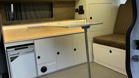 Val’s Northern Voyager – Camping-car Ford 4 places à partir de 2019