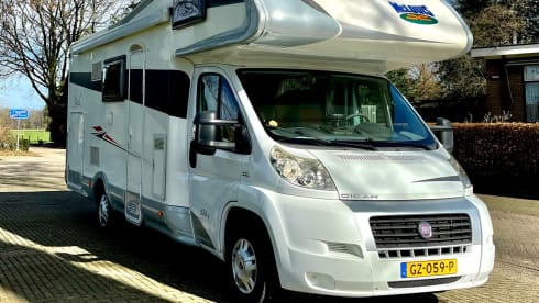 Willem – Nice and complete 6 person camper