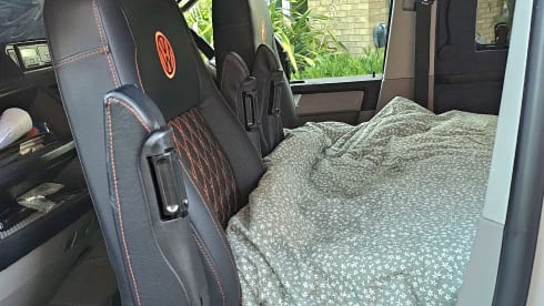 Explorer VW T6 Campervan ~ 4 berth ~ WET Room ~ AUTO
