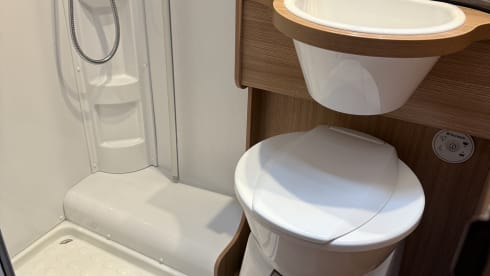Knaus – 6-person Knaus Alcove from 2017