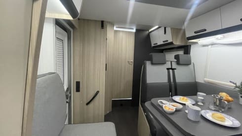 Casita on Wheels –  Luxury 4/5p Sun Living semi-integrated from 2022 off-grid