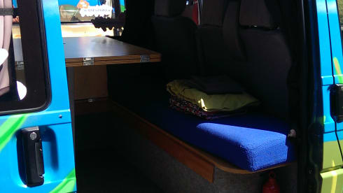 Holland – 2p Volkswagen campervan from 1998