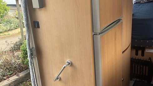 Blue – 4 berth Dethleffs   2004