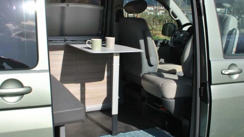 Olive green campervan – VW camper 4x4 | 4 people | Lisbon/ Porto / Coimbra - Portugal