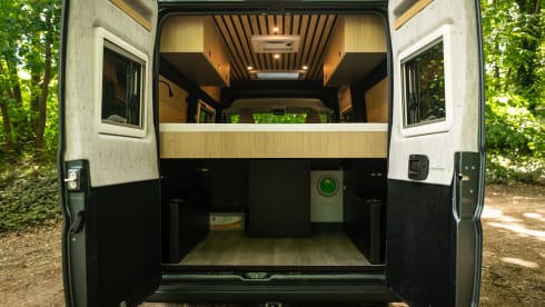 Travel-Vans 2 person very luxurious camper