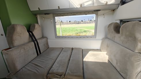 Gezellige 4-persoons alkoofcamper – ideaal voor stel of klein gezin