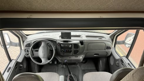 Nette 6-persoons familiecamper (Ford Granduca 77)