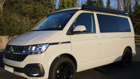 Colin – Our new high spec VW T6 Campervan who's keen to travel with you